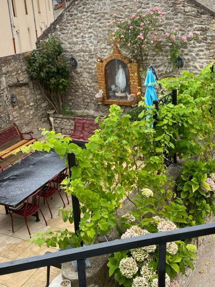 Chez Marie Et Angel Bed & Breakfast Autun Bagian luar foto