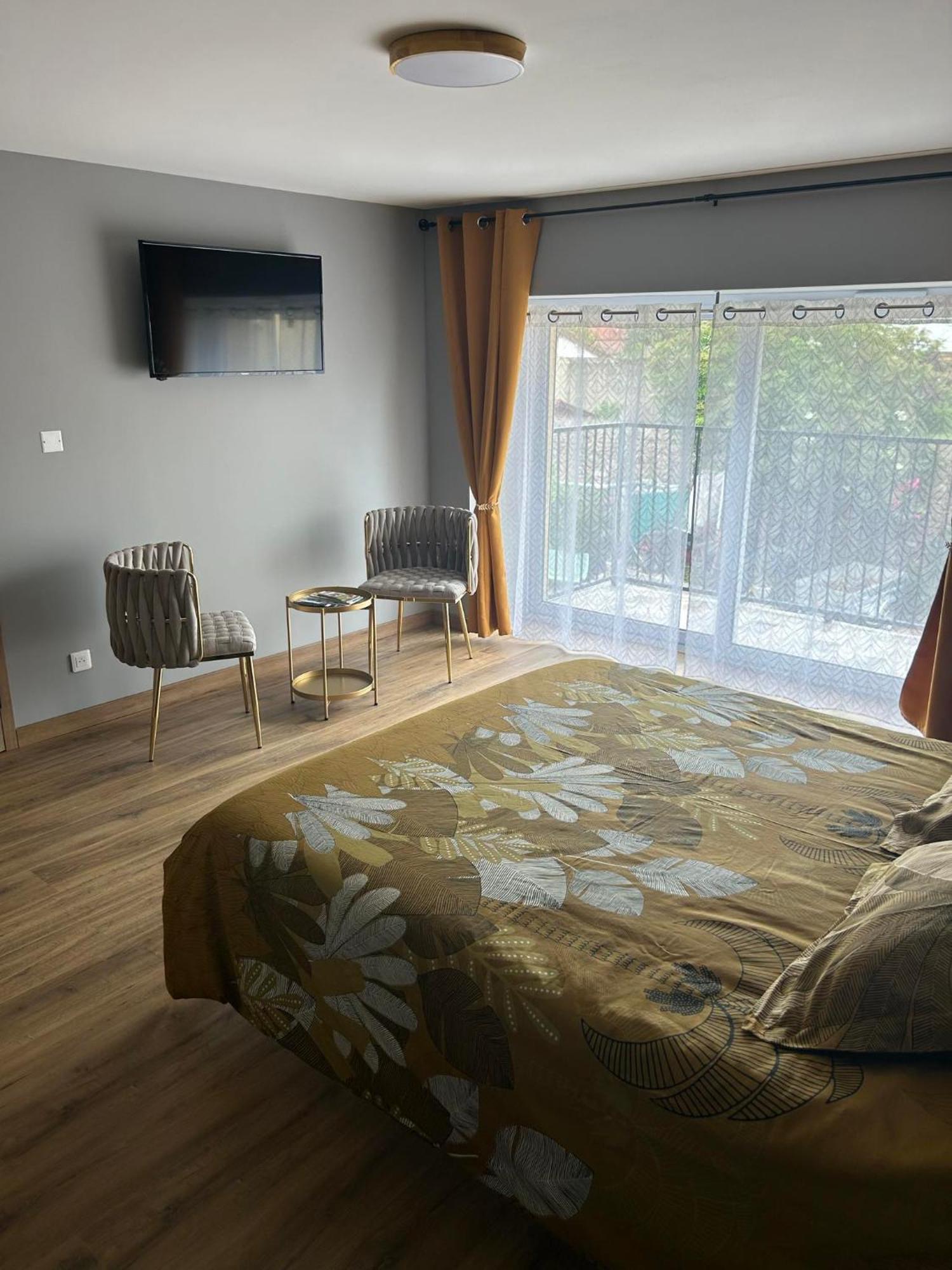 Chez Marie Et Angel Bed & Breakfast Autun Bagian luar foto